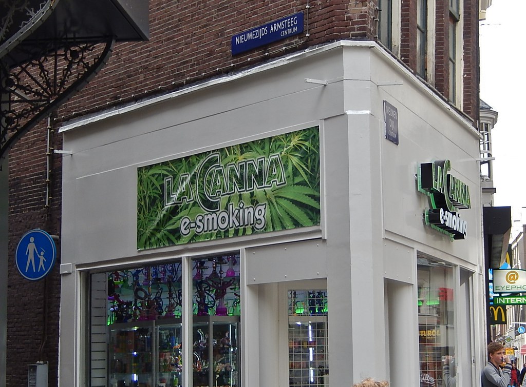 La Canna e-smoking at Nieuwendijk 80 — archival photograph, September 2014.