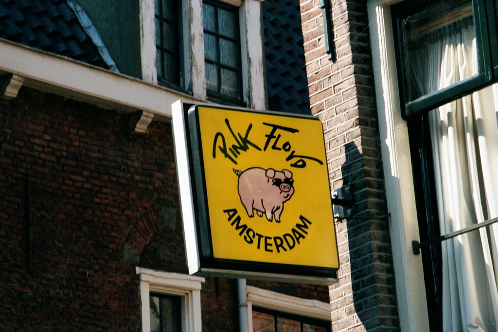 Former Pink Floyd sign at Haarlemmerstraat 44 — historical photograph, Commons dates it to 2001. The premises have since changed name; this does not show the current frontage.